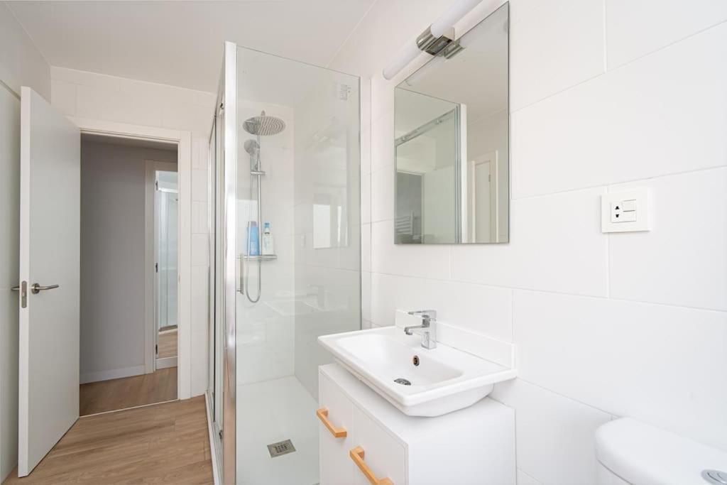 Myhousespain - Moderno Piso Frente Al Mar ヒホン エクステリア 写真